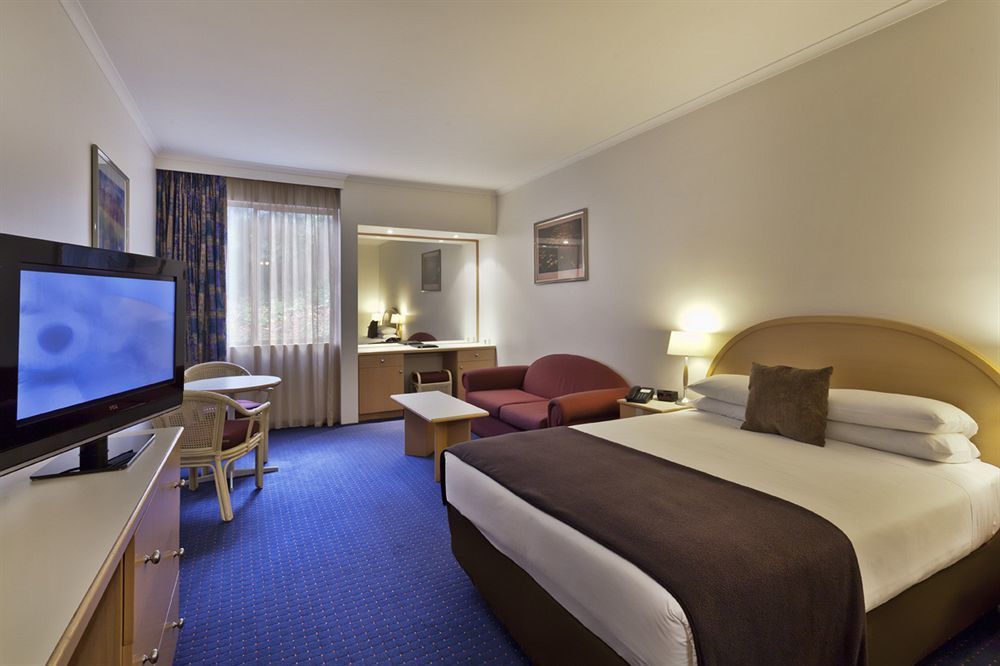 Quality Hotel Manor Mitcham Eksteriør billede