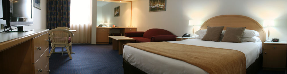 Quality Hotel Manor Mitcham Eksteriør billede