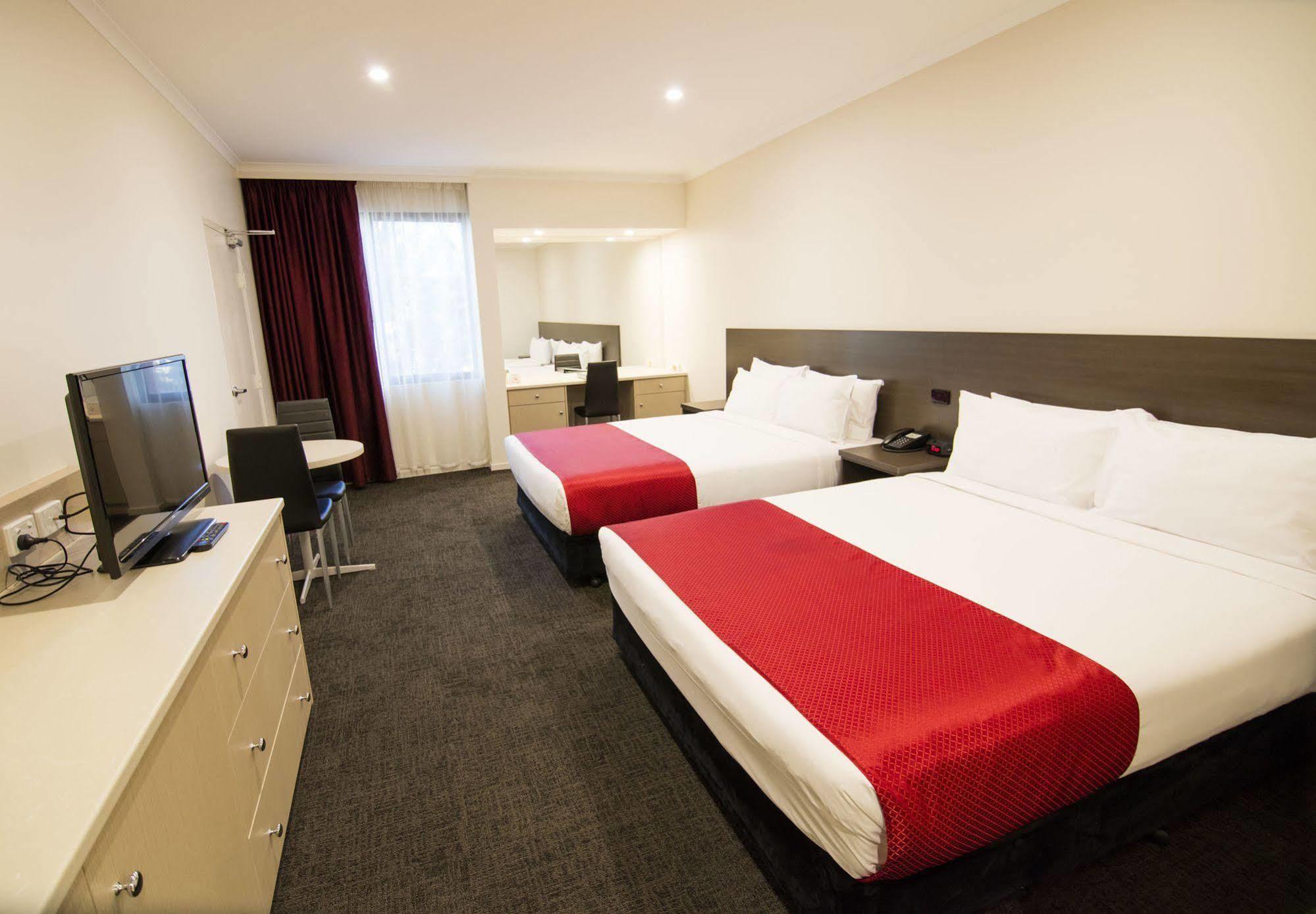 Quality Hotel Manor Mitcham Eksteriør billede