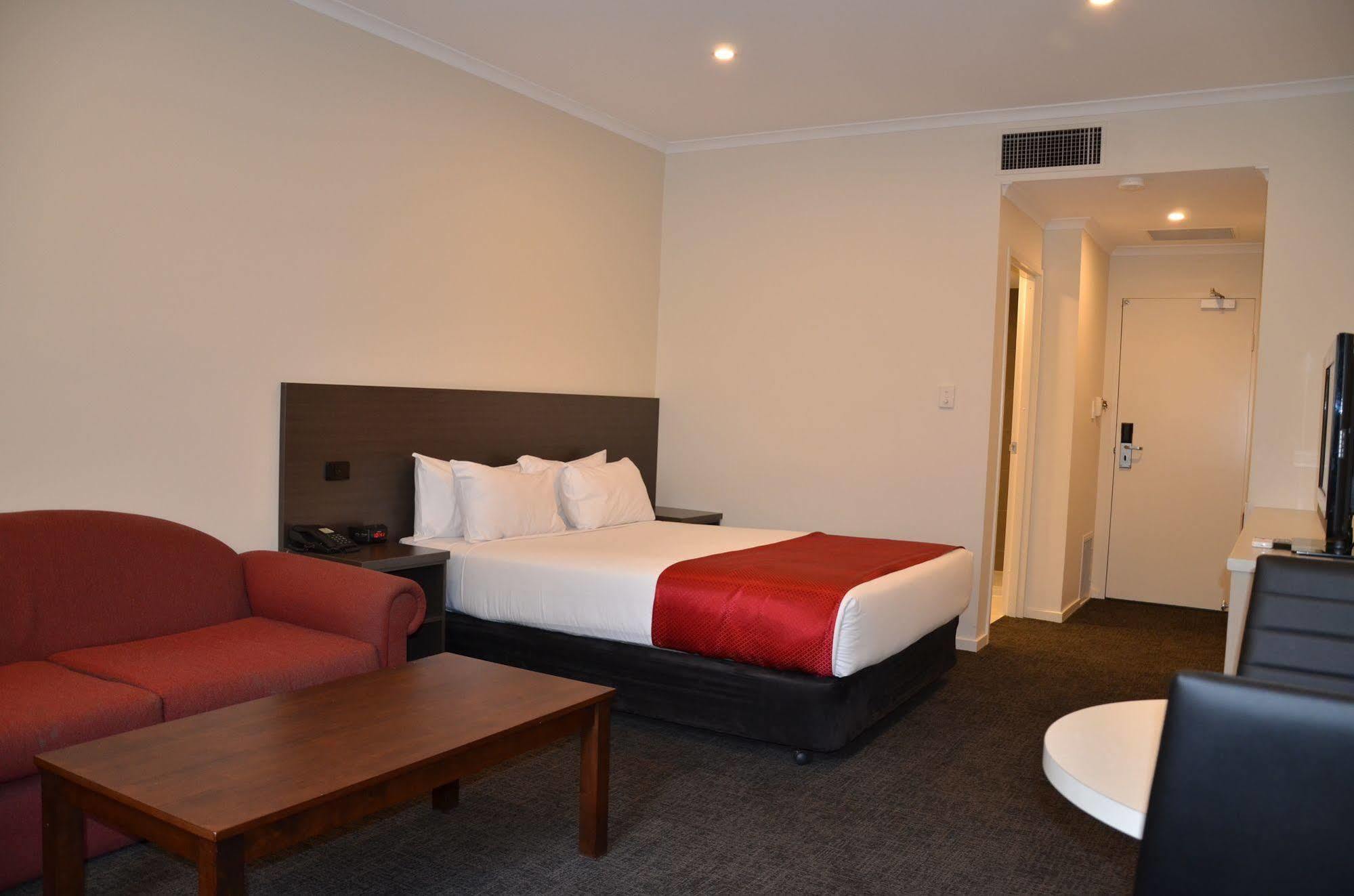 Quality Hotel Manor Mitcham Eksteriør billede