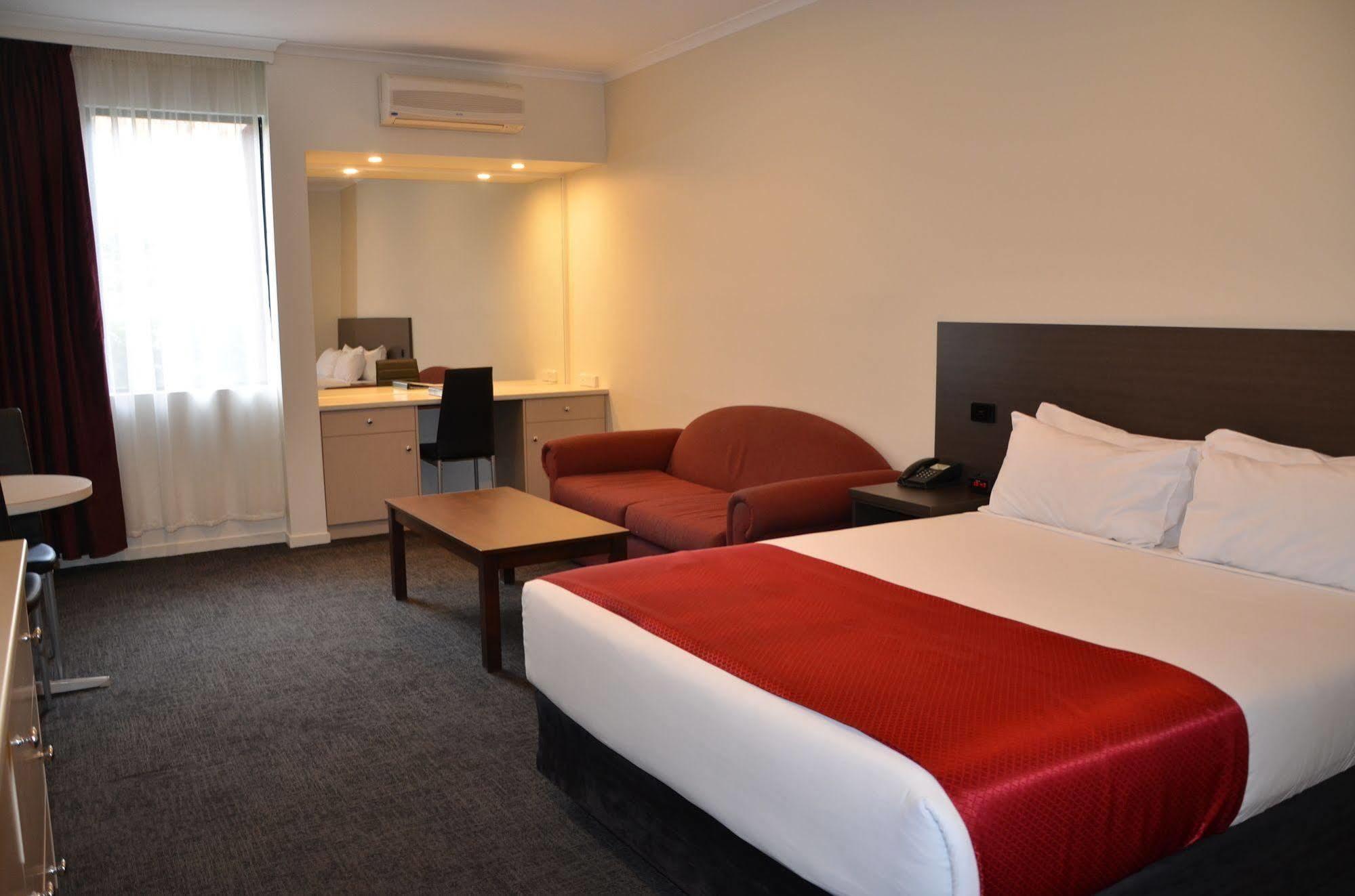 Quality Hotel Manor Mitcham Eksteriør billede